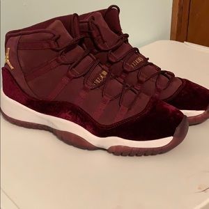Jordan 11 heiress red velvet